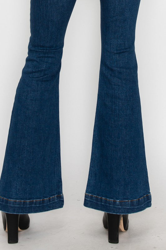 PLUS SIZE - HIGH RISE MODERN FLARE JEANS